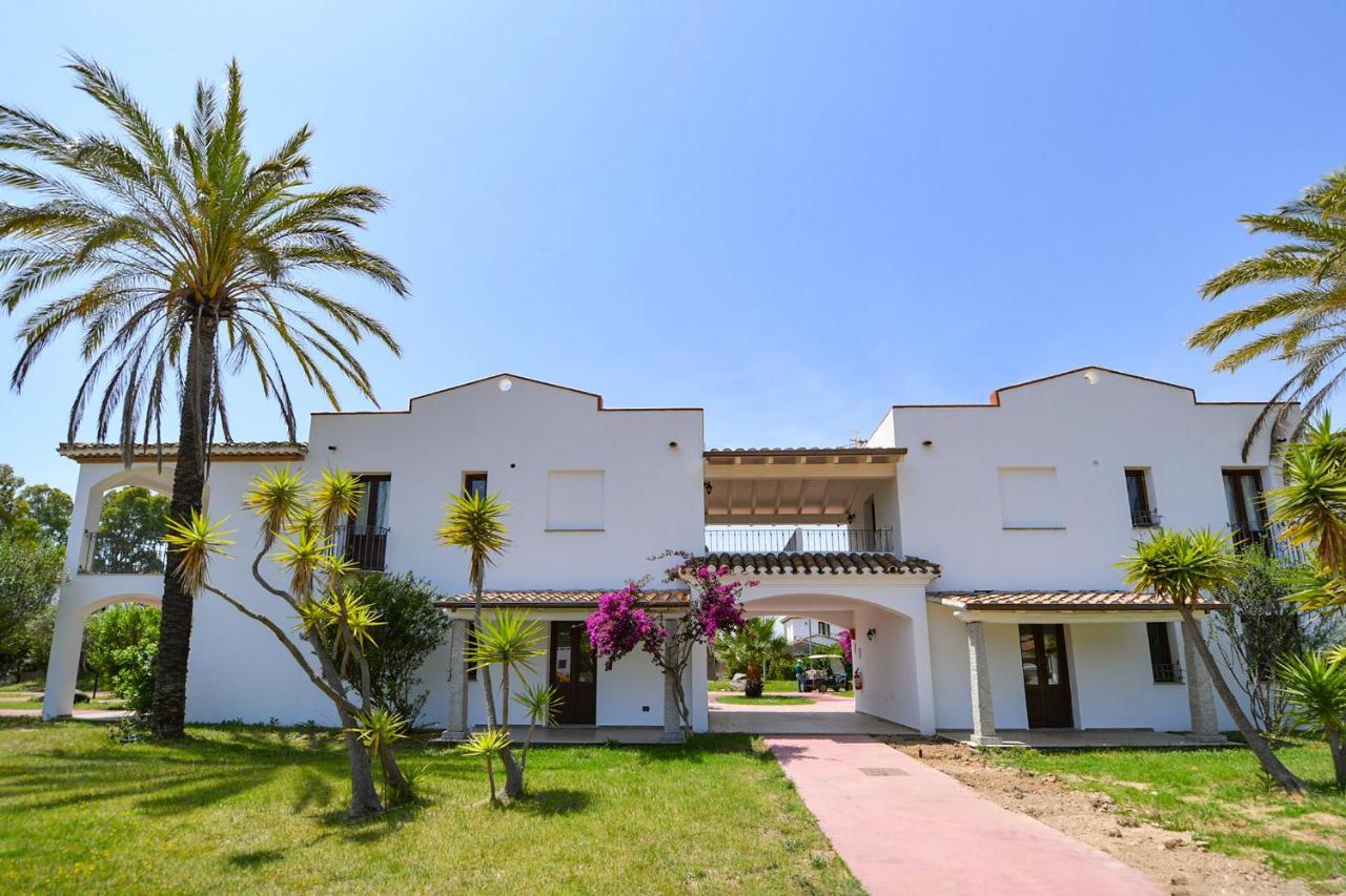 Marina Torre Navarrese Resort سانتا ماريا نافاريز المظهر الخارجي الصورة