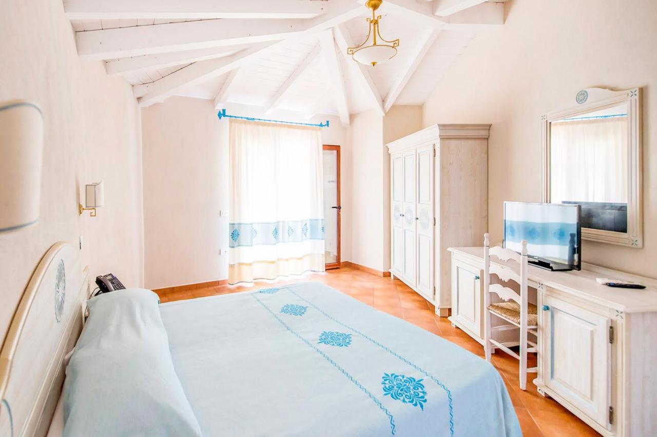 Marina Torre Navarrese Resort سانتا ماريا نافاريز المظهر الخارجي الصورة
